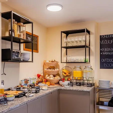 Hosnar, Apartma Mucho Apartment Bovec