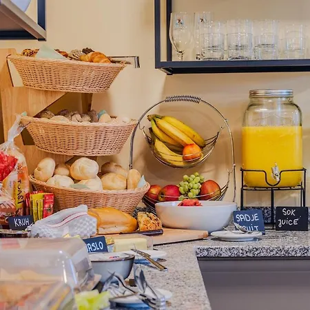 Hosnar, Apartma Mucho 아파트 *