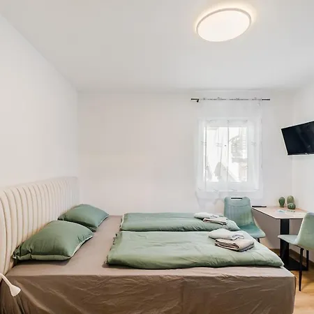 Apartment Hosnar, Apartma Mucho *