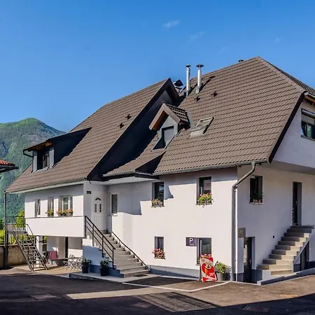 Hosnar, Apartma Mucho Bovec