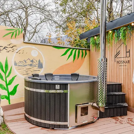 Hosnar, Apartma Mucho *