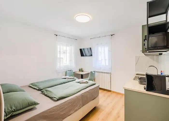 Hosnar, Apartma Mucho Apartmán *