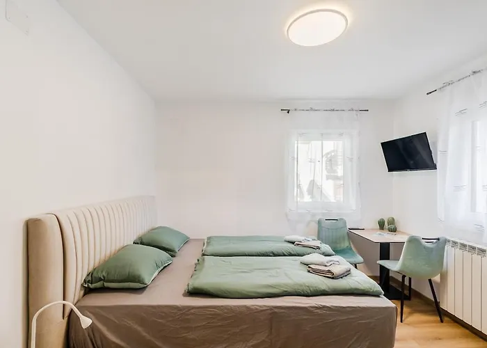 Apartmán Hosnar, Apartma Mucho *